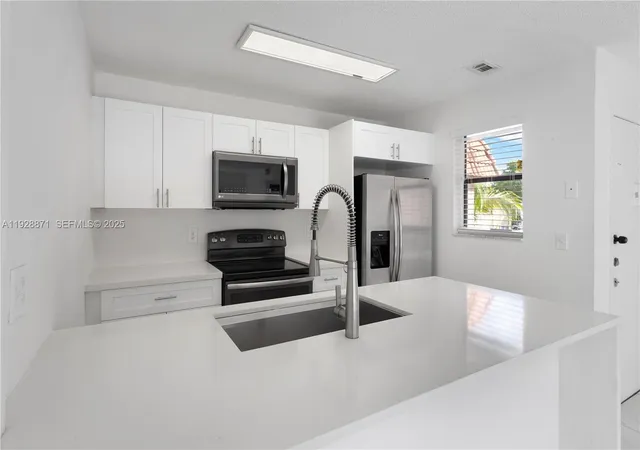 6580-w-27th-ct-58-21-hialeah-fl-33016/hzid_c50f6b56