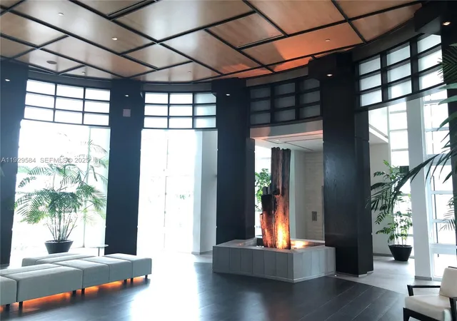 900-brickell-key-blvd-1602-miami-fl-33131/hzid_044fd395