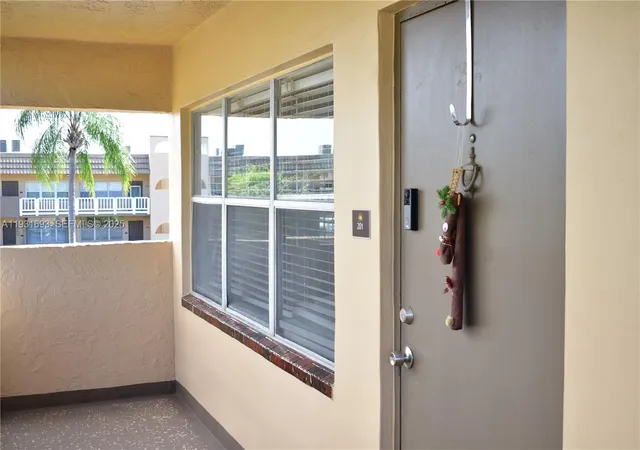 9141-sunrise-lakes-blvd-201-sunrise-fl-33322/hzid_20a3551d