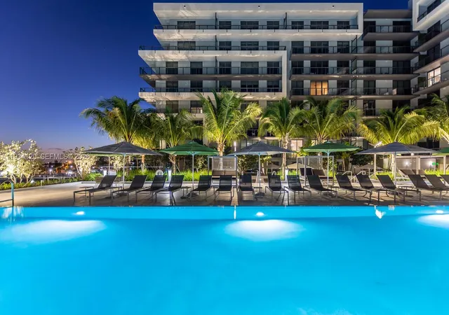 2960-ne-207-st-810-aventura-fl-33180/hzid_c26414fc
