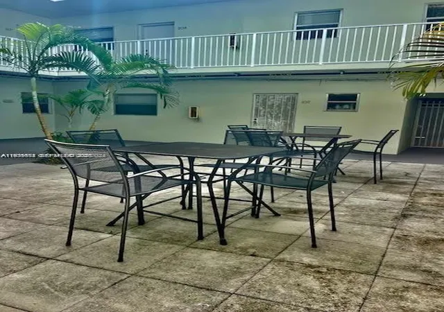 12890-ne-8th-ave-102-north-miami-fl-33161/hzid_e6f0e72c