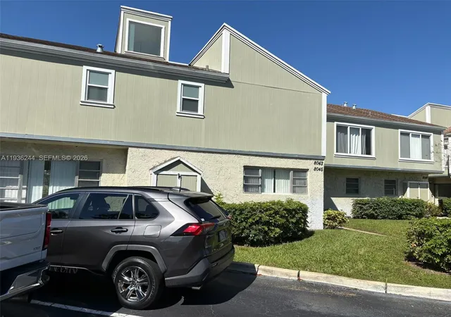 8043-lagos-de-campo-blvd-f-3-tamarac-fl-33321/hzid_3714f41d