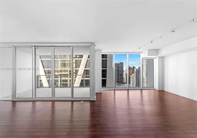 1040-biscayne-blvd-4108-miami-fl-33132/hzid_25fe93cf