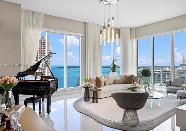 900-brickell-key-blvd-2004-miami-fl-33131/hzid_debb765c
