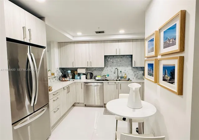 10950-nw-82nd-street-104-doral-fl-33178/hzid_3d8efab4