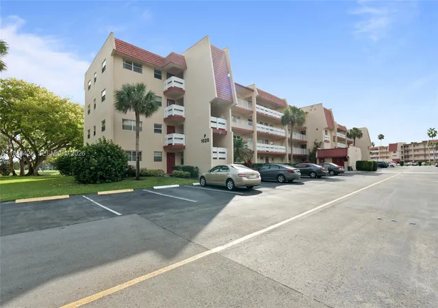 1020-country-clb-dr-206-margate-fl-33063/hzid_c5ae3620