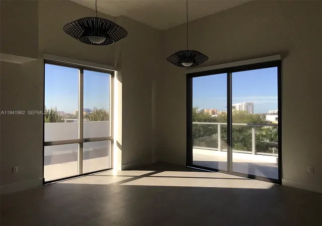 1010-sw-2nd-ave-506-miami-fl-33130/hzid_a230295e