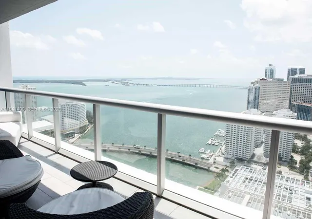 495-brickell-ave-3805-miami-fl-33131/hzid_78d0f78f