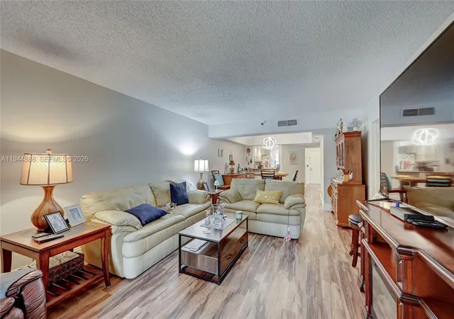 23344-carolwood-ln-303-boca-raton-fl-33428/hzid_69df6e8f