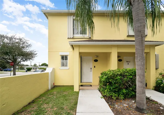 19620-sw-103rd-ct-11-cutler-bay-fl-33157/hzid_e5cc83c5