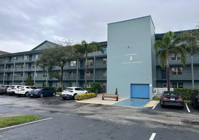 1501-sw-134th-wy-206d-pembroke-pines-fl-33027/hzid_6c4644ac