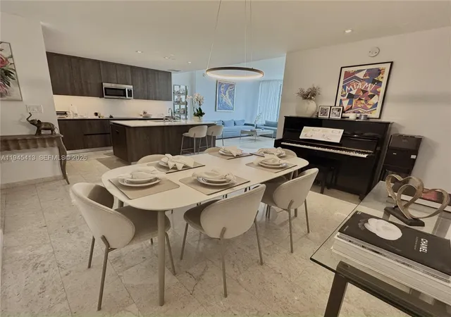 68-se-6th-st-903-miami-fl-33131/hzid_d281247c