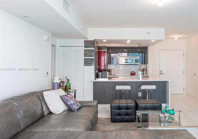 110-washington-ave-1722-miami-beach-fl-33139/hzid_0ac75bc4
