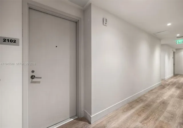 239-sw-9th-st-2102-miami-fl-33130/hzid_17a31384