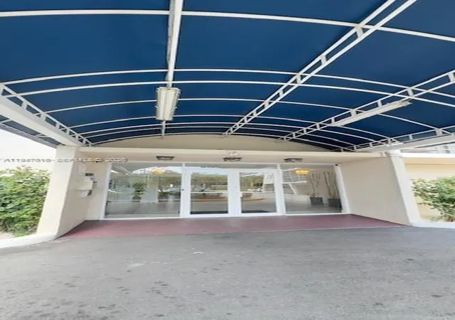 2821-n-miami-beach-blvd-4m-north-miami-beach-fl-33160/hzid_2f38a8e9