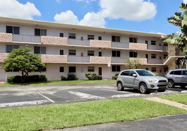5985-del-lago-cir-223-sunrise-fl-33313/hzid_860977a5
