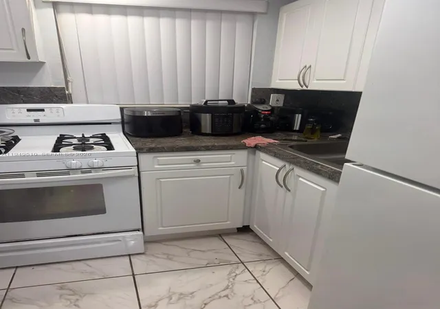 350-e-21st-st-108-hialeah-fl-33010/hzid_fc8134ff