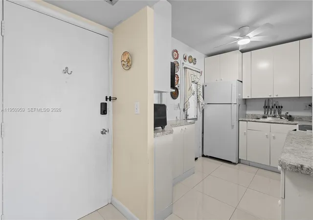 2930-point-east-dr-e407-aventura-fl-33160/hzid_92009276