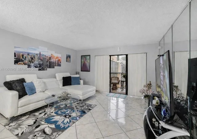 8415-sw-107th-avenue-323w-miami-fl-33173/hzid_0a12dc64