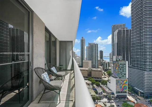 55-sw-9th-st-2305-miami-fl-33130/hzid_79c35e51