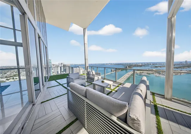1100-biscayne-blvd-5306-miami-fl-33132/hzid_88bdb55d