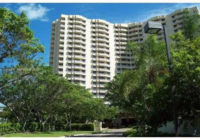 3300-ne-192nd-st-914-aventura-fl-33180/hzid_5d5812e8