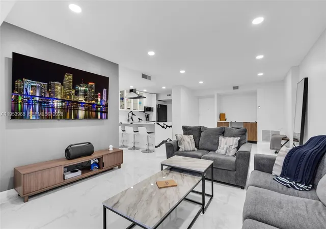 3800-hillcrest-dr-203-203-hollywood-fl-33021/hzid_267193fc