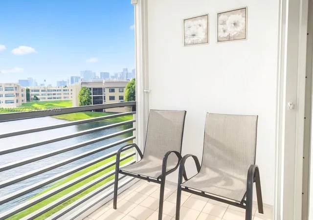 10405-sunrise-lakes-blvd-311-sunrise-fl-33322/hzid_6ecdf8d5
