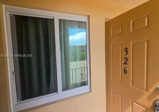 2145-pierce-st-326-hollywood-fl-33020/hzid_9469df00