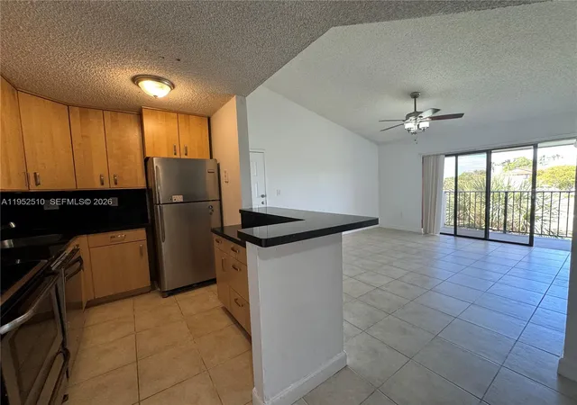 7235-nw-179th-street-311-hialeah-fl-33015/hzid_74fc734e