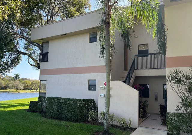 2757-carambola-cir-1932-pompano-beach-fl-33066/hzid_35c1fbf2
