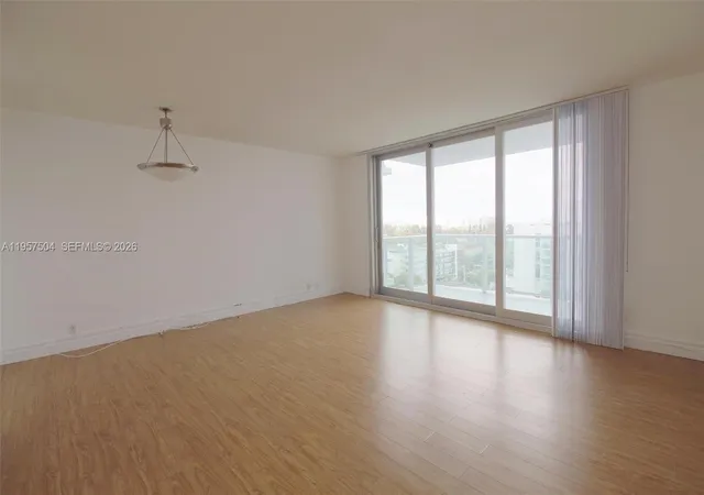 1000-west-ave-906-miami-beach-fl-33139/hzid_51ee5777