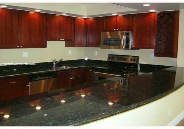 19390-collins-ave-1220-sunny-isles-beach-fl-33160/hzid_f60469c3