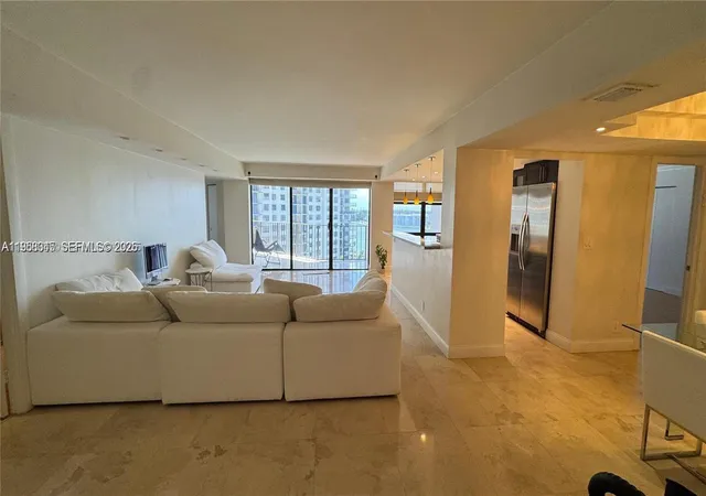 18181-ne-31st-ct-1009-aventura-fl-33160/hzid_5cf9d69c