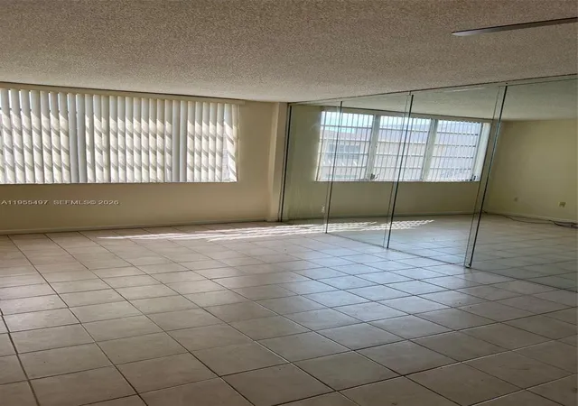 13390-ne-7th-avenue-205-north-miami-fl-33161/hzid_df7d0fd7