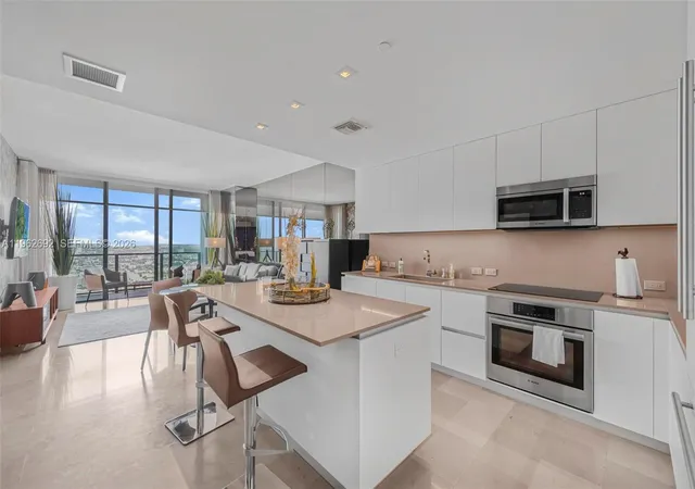 88-sw-7th-st-3806-miami-fl-33130/hzid_38e4bc42