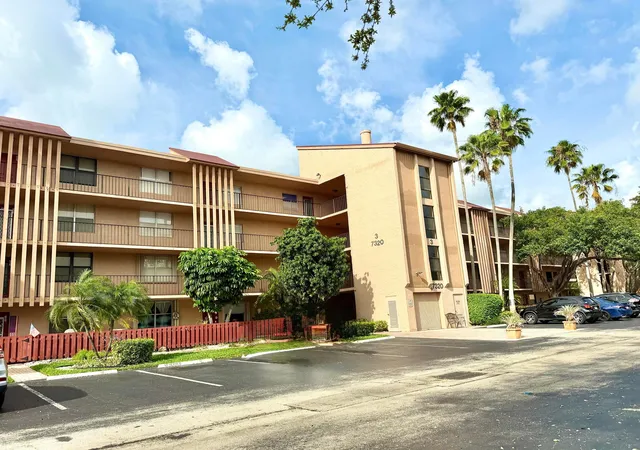 7320-lake-cir-dr-204-margate-fl-33063/hzid_9b7dec5f