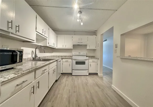 1470-ne-125th-ter-210-north-miami-fl-33161/hzid_e854f6df