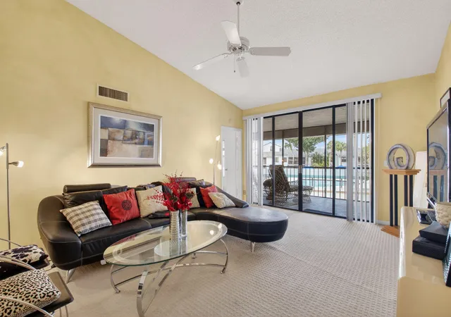 7509-glendevon-ln-1006-delray-beach-fl-33446/hzid_01efaf5f