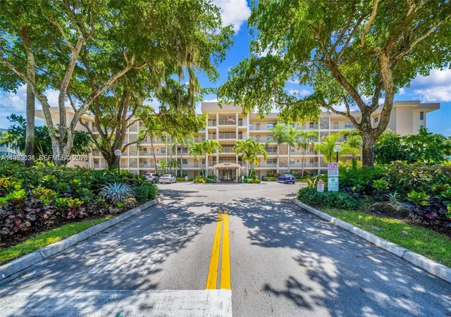 4030-w-palm-aire-dr-104-pompano-beach-fl-33069/hzid_0a16f061