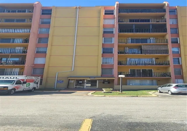 4801-nw-7-st-209-16-miami-fl-33126/hzid_b8b189c4