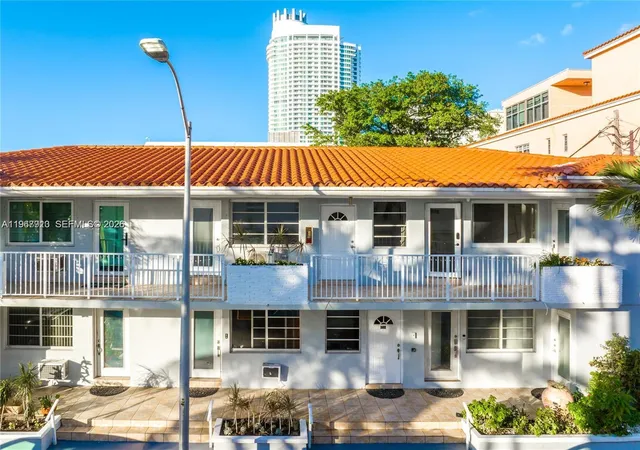 4201-indian-creek-dr-2-2-miami-beach-fl-33140/hzid_4077c26e