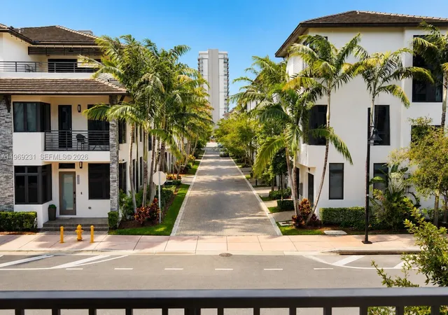 4745-nw-84th-ct-14-doral-fl-33166/hzid_6fad666c