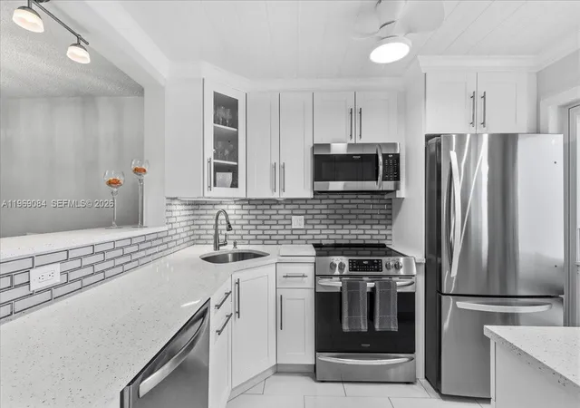 3201-ne-8th-st-405-pompano-beach-fl-33062/hzid_dae3456f