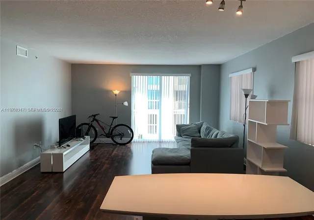 7275-sw-90th-st-c312-miami-fl-33156/hzid_012370c8