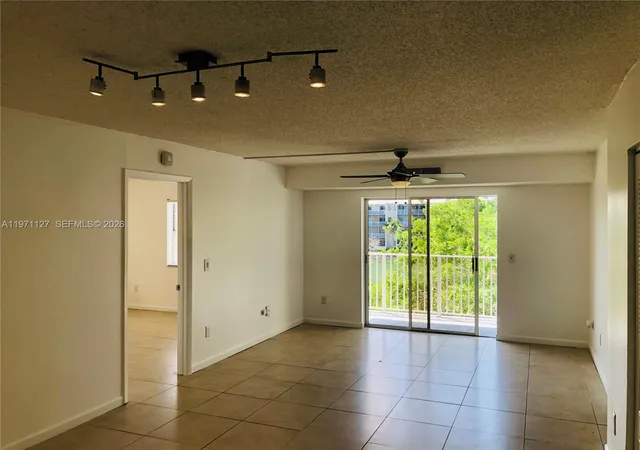 8260-sw-210th-st-210-cutler-bay-fl-33189/hzid_04cdd77f