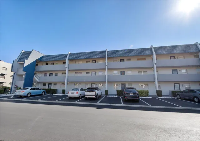 7787-golf-circle-dr-312-margate-fl-33063/hzid_e27c47d4