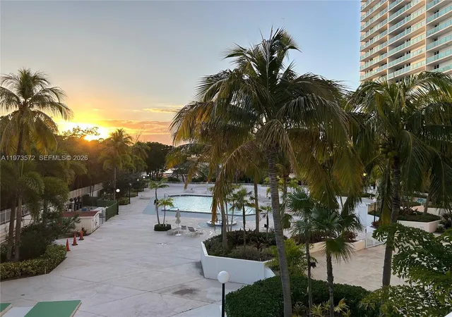 100-bayview-dr-217-sunny-isles-beach-fl-33160/hzid_187f2694