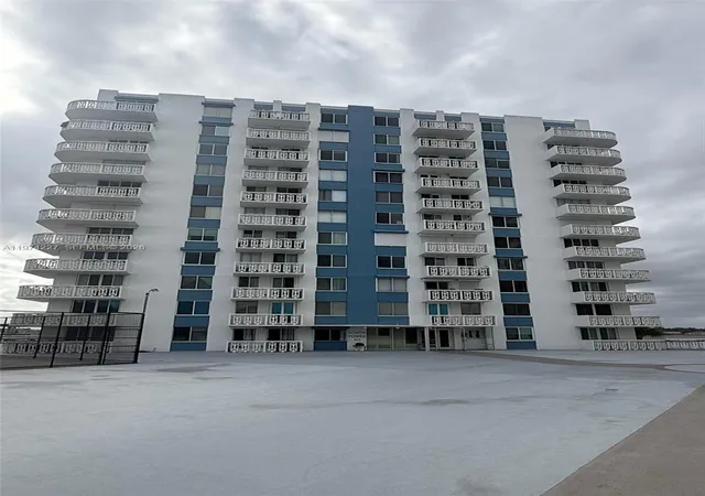 925-n-halifax-102-102-daytona-beach-fl-32118/hzid_fe0895e1