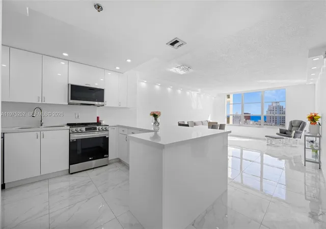 4101-pine-tree-dr-919-miami-beach-fl-33140/hzid_3b90e4dc